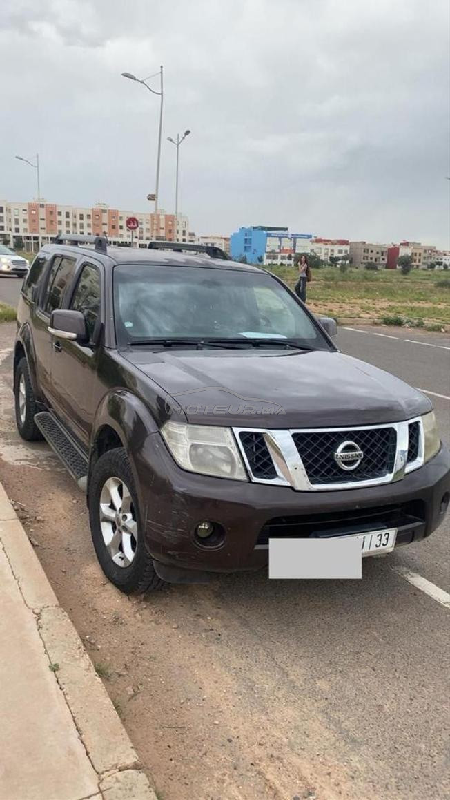 سيارة Nissan pathfinder جد رائعة
