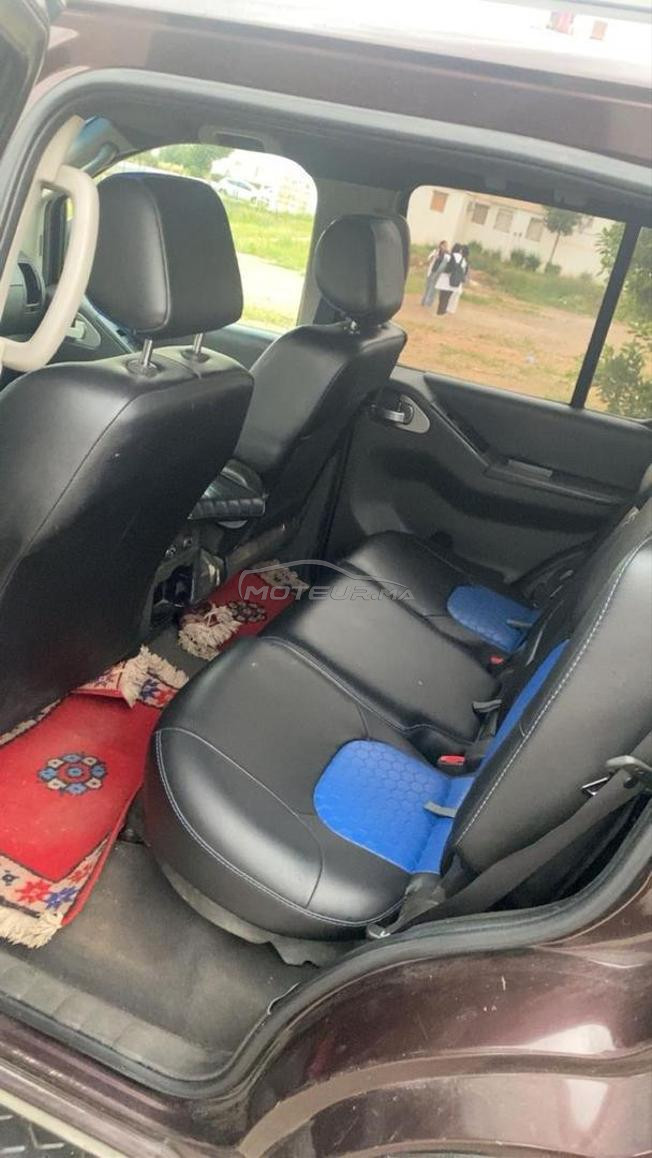 سيارة Nissan pathfinder جد رائعة