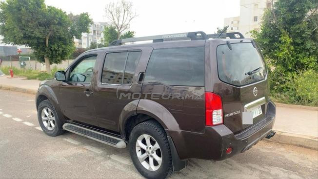 سيارة Nissan pathfinder جد رائعة