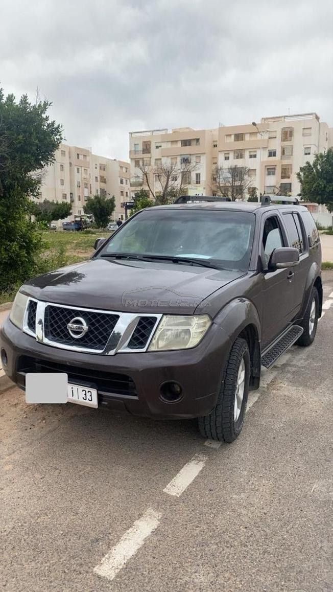 سيارة Nissan pathfinder جد رائعة