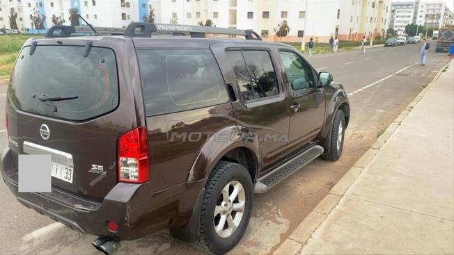 سيارة Nissan pathfinder جد رائعة
