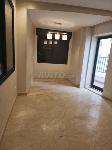 A louer studio de luxe semi meublé - image 4