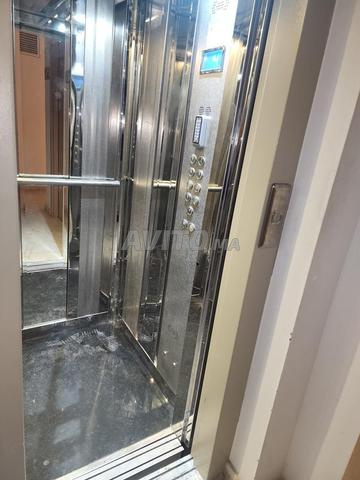 للايجار استوديو فاخر شبه مفروش - 2