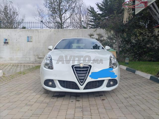 سيارة جميلة