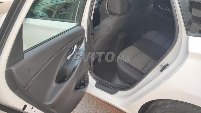 سيارة i30 بحالة جيدة - 2