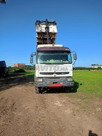 شاحنة للبيع