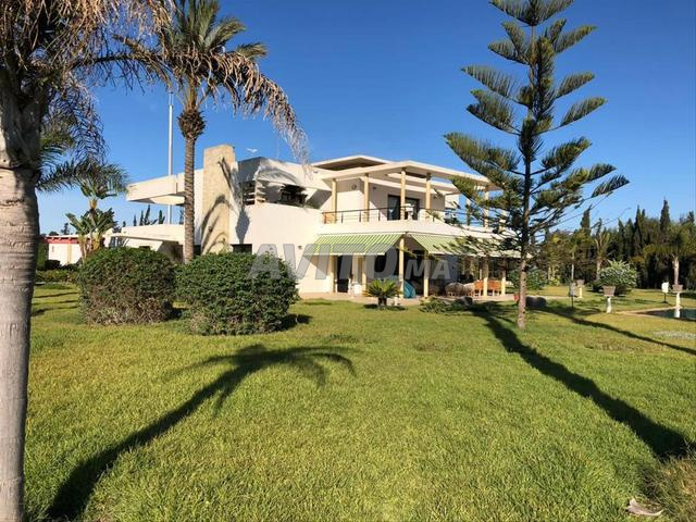 Villa meublée 10000m2 Bousekoura à vendre