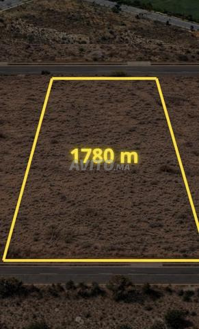 Terrain unique avec vue sur la vallée