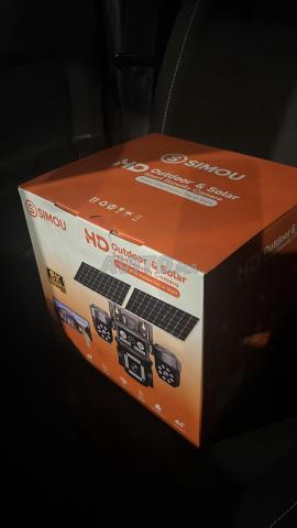 Caméra de surveillance intelligente alimentée par énergie solaire et 4G - 2