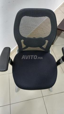 كرسي مدير وكرسيان للزوار - 2