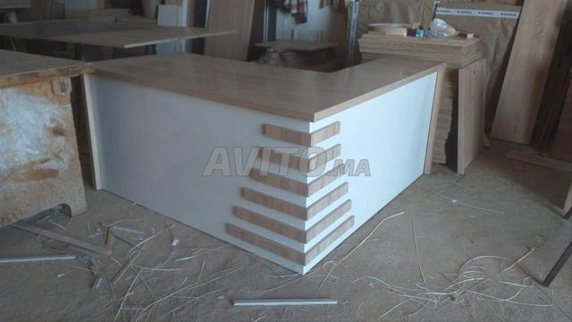 Bureau en bois avec caisson - 2