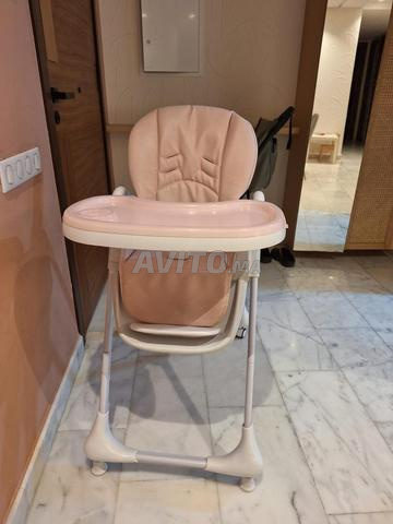 كرسي مرتفع للأطفال بحالة ممتازة - 2