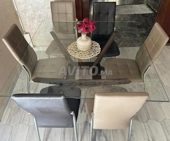 طاولة طعام و 6 كراسي بحالة جيدة جداً - 2