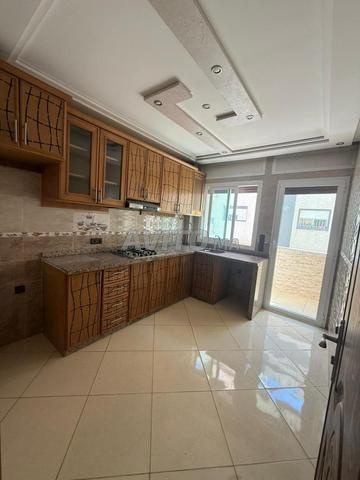 شقة جديدة للكراء بمرجان طريق الرباط