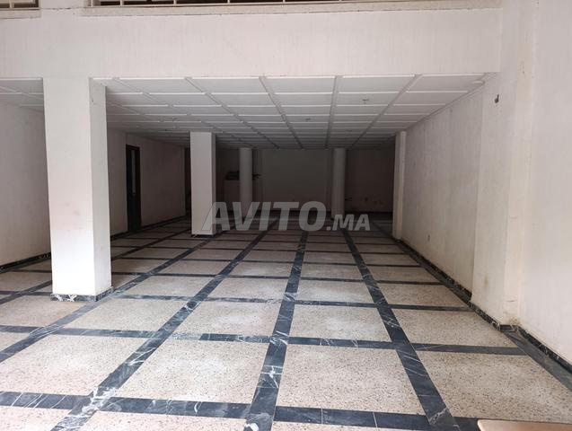 محل كبير بأربعة واجهات للبيع - 2