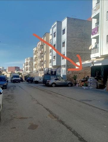 R3 بقعة تجارية بواجهتين بتمارة مساحة 121 متر