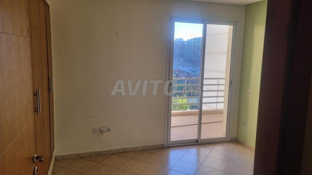 مكتب للإيجار بالقرب من محطة تمارة - 2