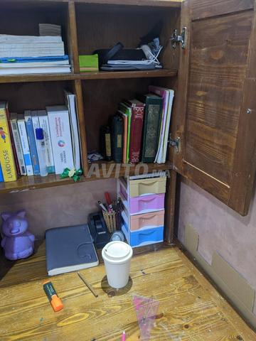 مكتب مع خزانة كتب - 2