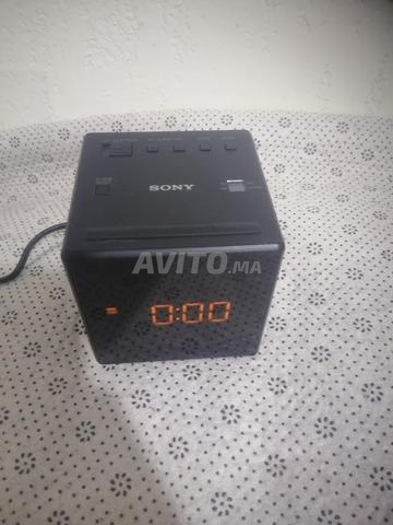 Radio-réveil Sony, modèle ICF-C1 - 2