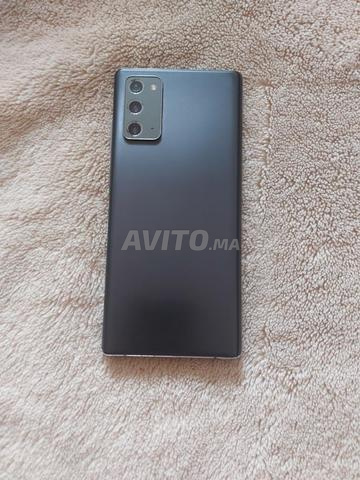 هاتف في حالة جيدة دون أي مشاكل - 2