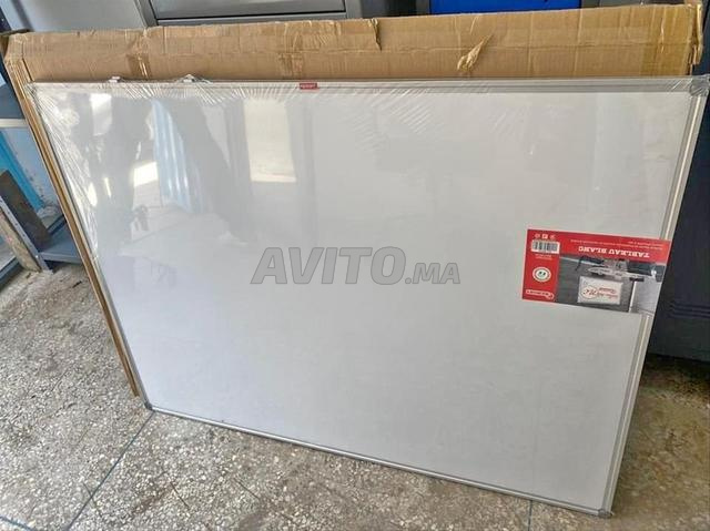 سبورة مغناطيسية مدمجة/خزانة ملابس/خزانة