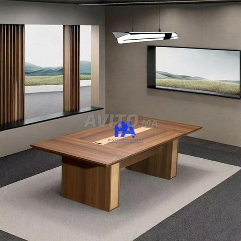 Table de réunion fonctionnelle et efficace/vestiaire/bureau