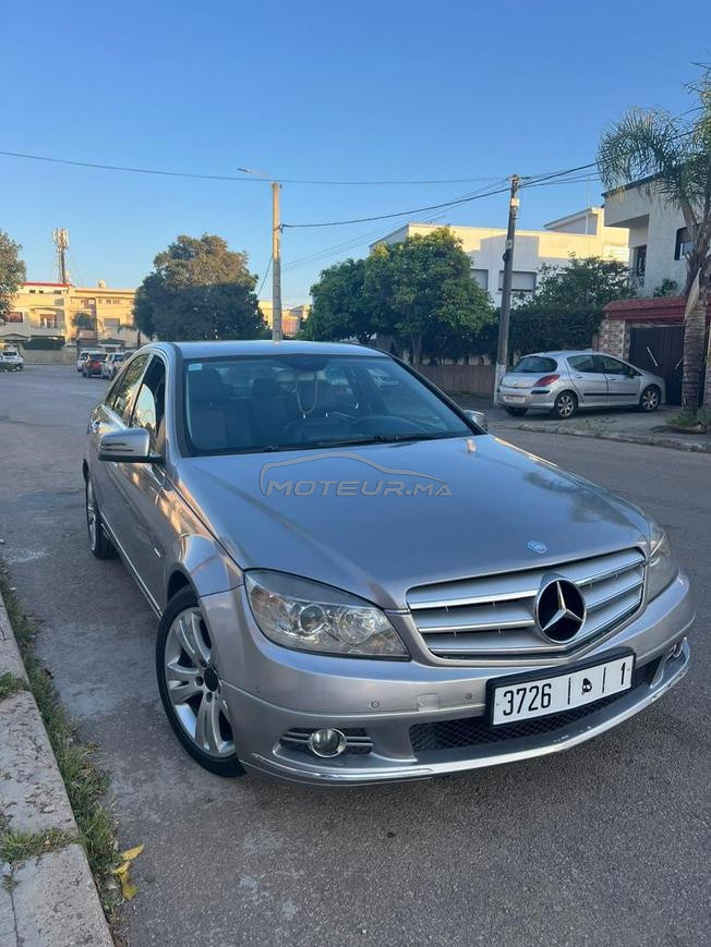 Mercedes-Benz 220 Diesel Automatique 2010 à Rabat