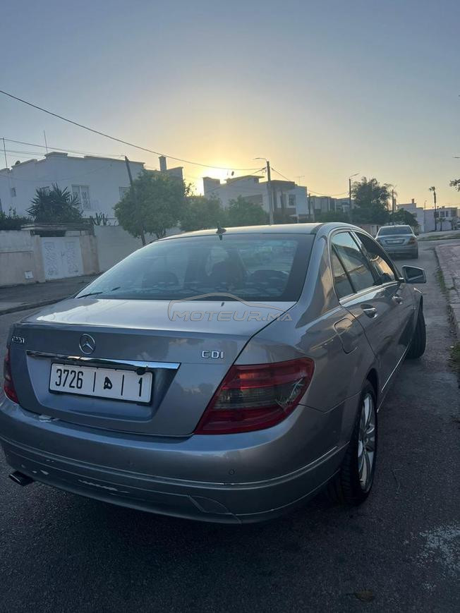 Mercedes-Benz 220 Diesel Automatique 2010 à Rabat