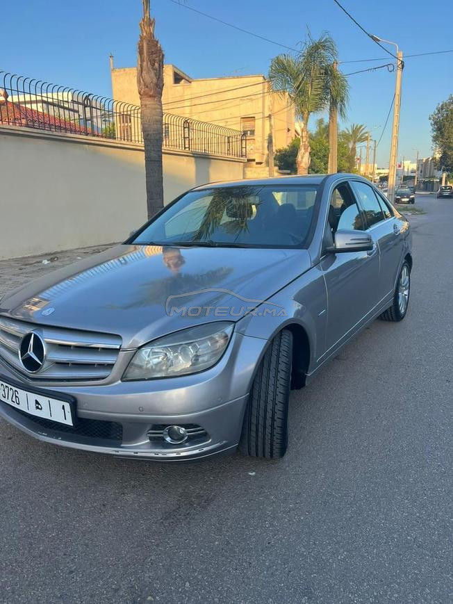 Mercedes-Benz 220 Diesel Automatique 2010 à Rabat