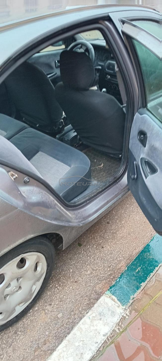 vhcle en  très bonne état 