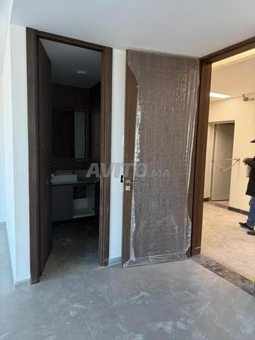 مكتب راقي للإيجار - 2