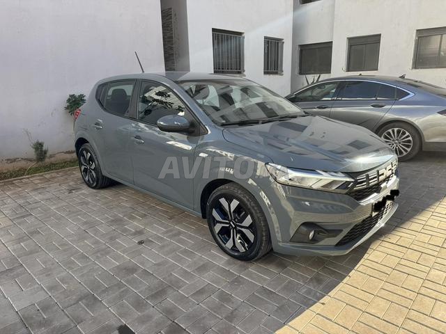 DACIA SANDERO // TOUT OPTION // 4000 KM