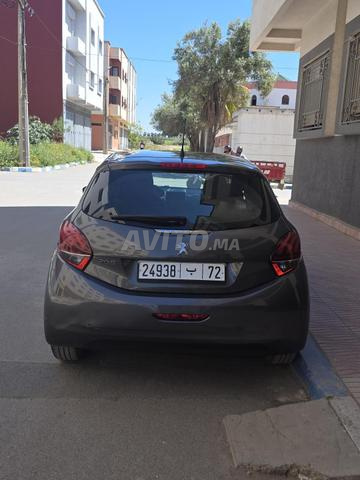 Peugeot 208 - 2