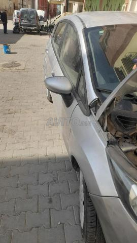 Ford Fiesta Essence Automatique 2016 à Ouazzane - 2