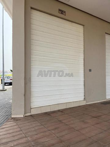 Local commercial à vendre/louer avec zone d'arcade - 2