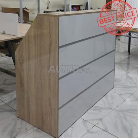 Comptoir d'accueil avec caisson sur mesure - 2