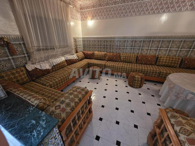 Salon marocain élégant avec canapés - 2