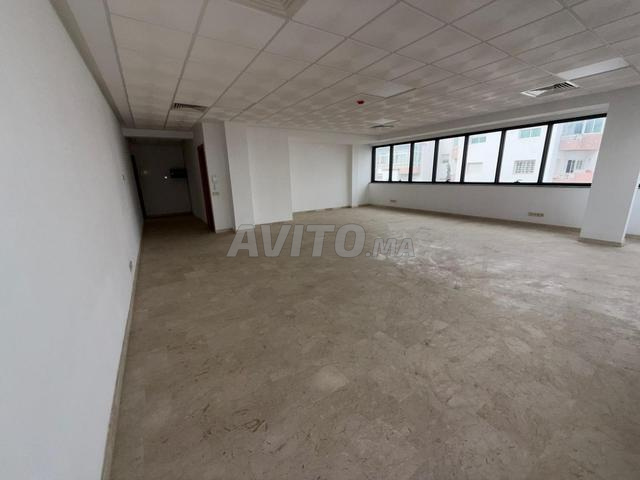 مكتب كبير مفتوح للإيجار - 2