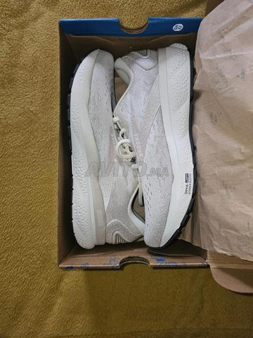 Brooks Running blanches neuves. Jamais portées - 2