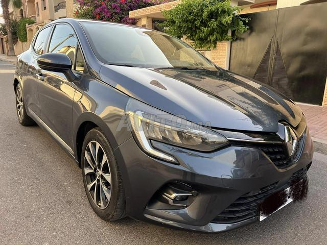 كليو 5 ممتازة جديدة، المالك الأول