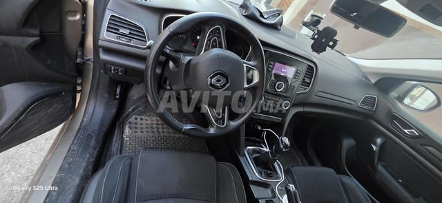 للبيع ميجان 4 - 2