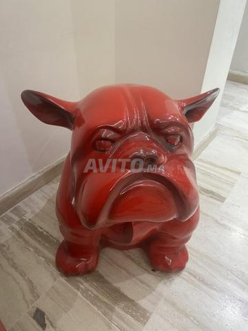 تمثال بولدوج كبير الحجم