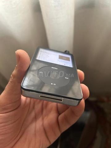 آبل آيبود الجيل الخامس مع شاحن USB - 2