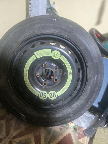 إطار احتياطي مرسيدس AMG منزلي - 2