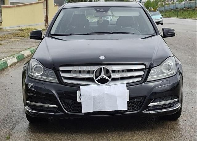 مرسيدس بنز 220 ديزل أوتوماتيك 2011 في مكناس