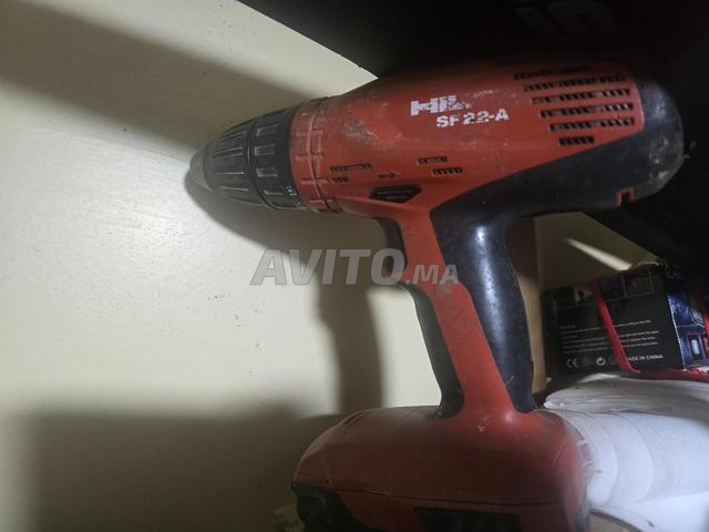 مثقاب هيلتي مع شاحن