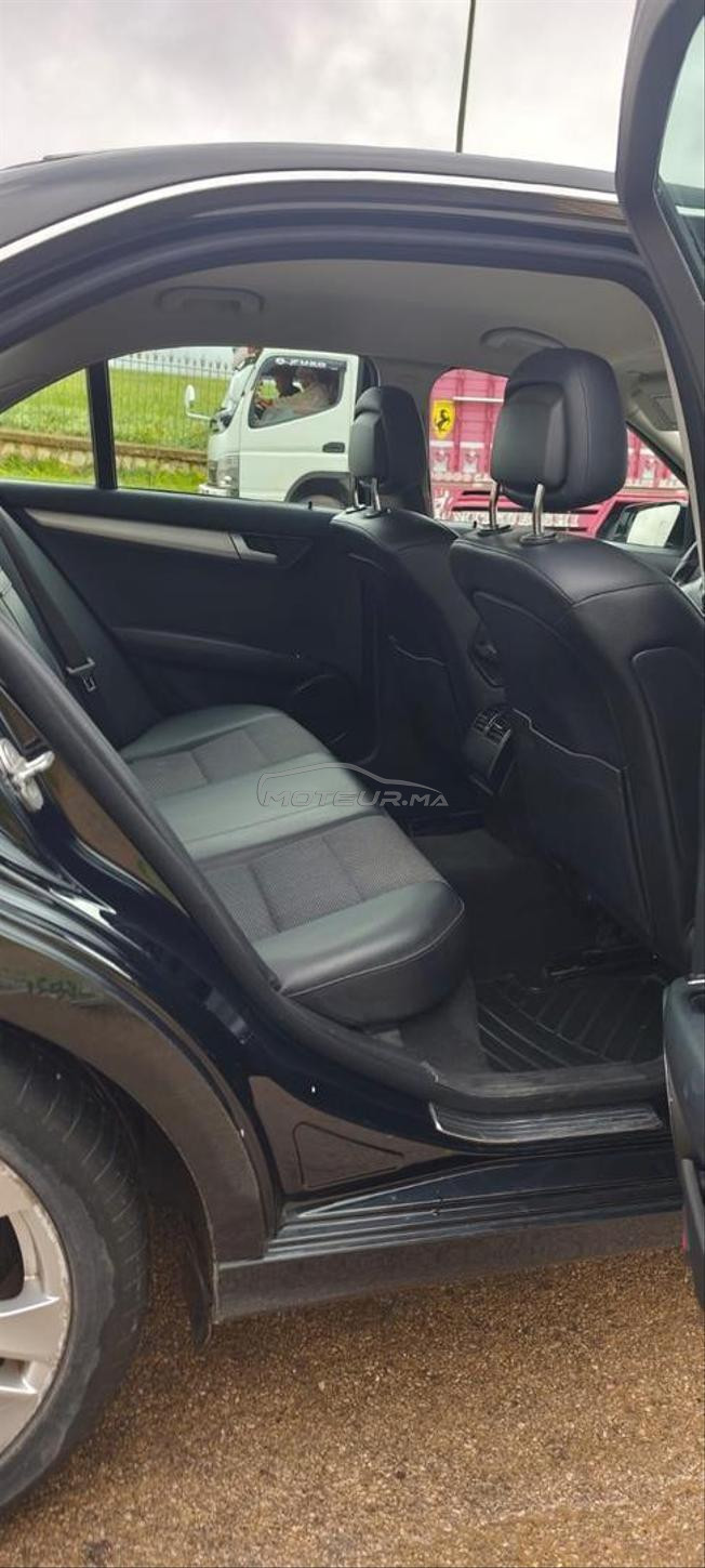 Mercedes-Benz 220 Diesel Automatique 2011 à Meknès