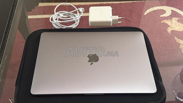 Macbook M1 16G 512G 10Cycles presque neuf chargeur original
