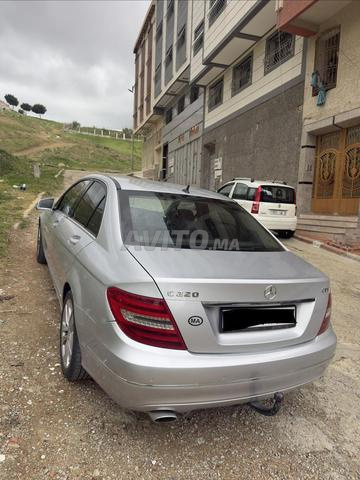 Mercedes-Benz 220 Diesel Automatique 2011 à Tanger