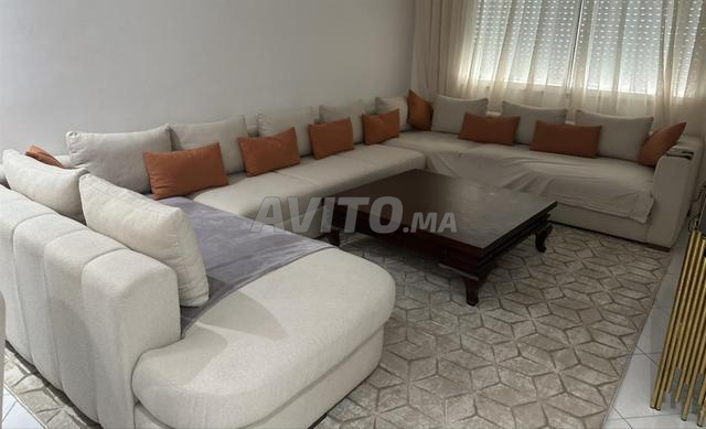 Canapé moderne fonction lit en très très bon état